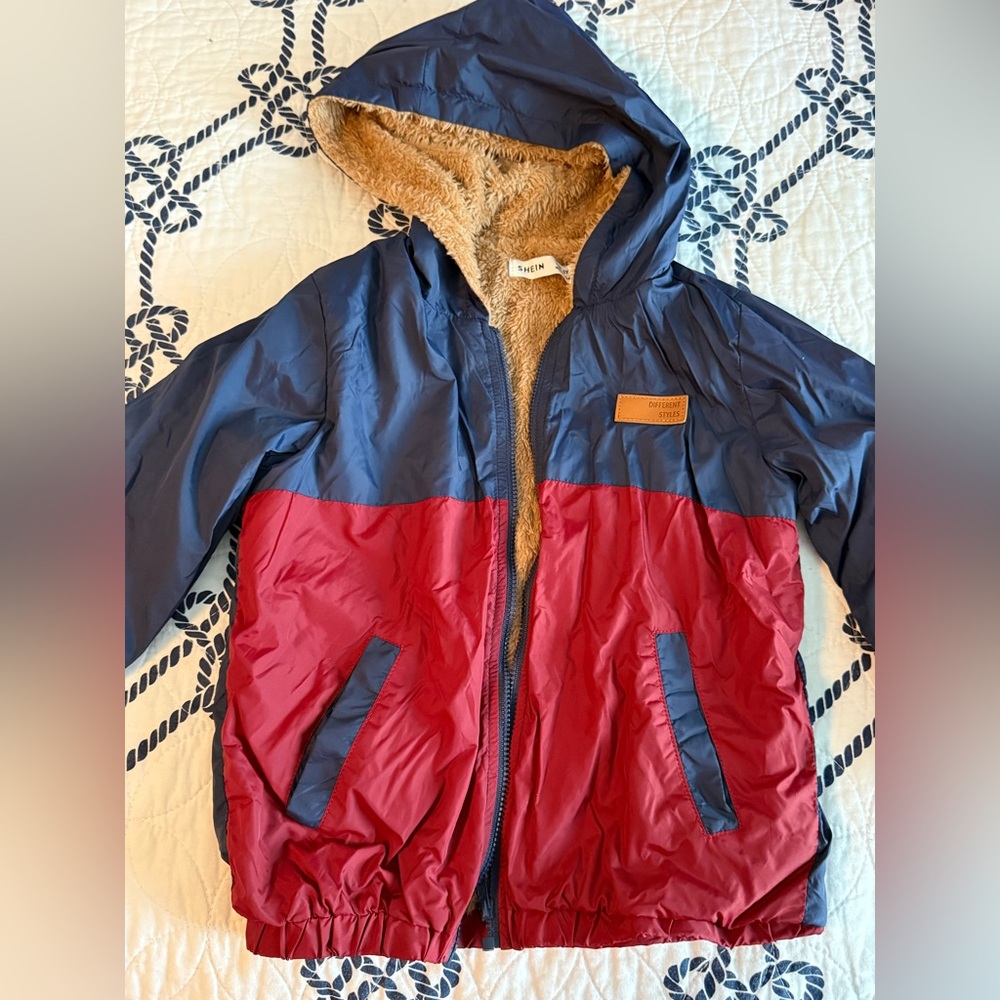 SHEIN Kids Red and Blue Puffer Jacket with Faux Fur